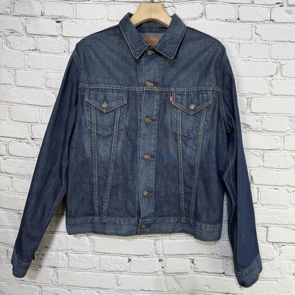 Vintage Levi's Denim Trucker Jacket Size L MADE IN USA 70529-6025 Cotton‎ 2001